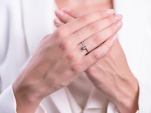 Dijamantski prsten u obliku cveta - Slika 7