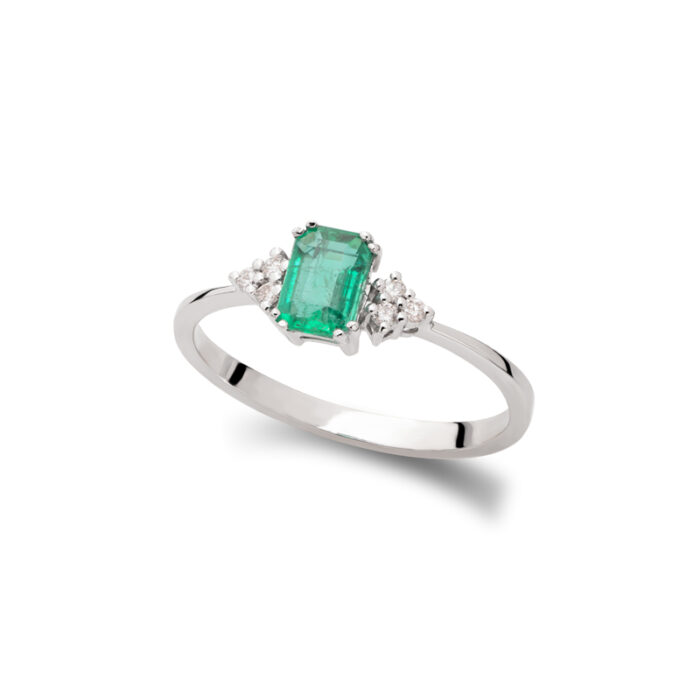 Zlatni prsten sa emerald cut smaragdom i dijamantima