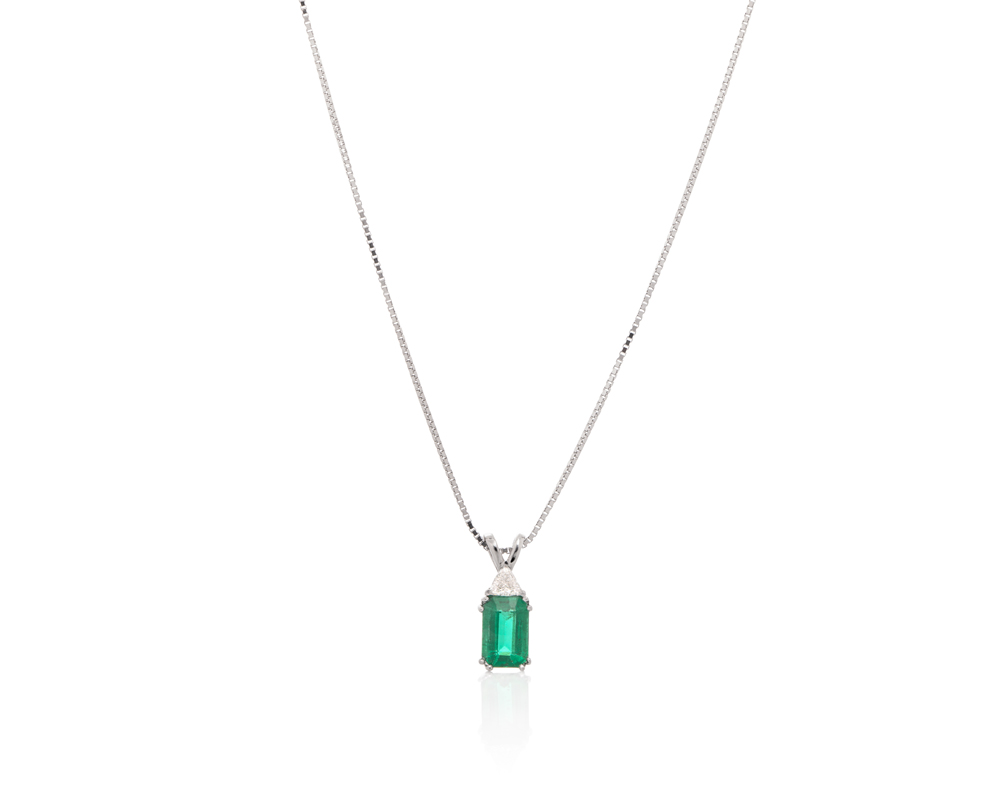 Ogrlica od belog zlata sa emerald cut smaragdom i dijamantom